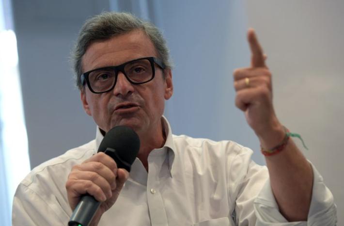 Calenda "Il campo largo non esiste"