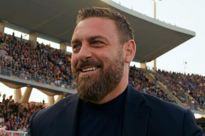 La Roma conferma De Rossi "Resta con noi"