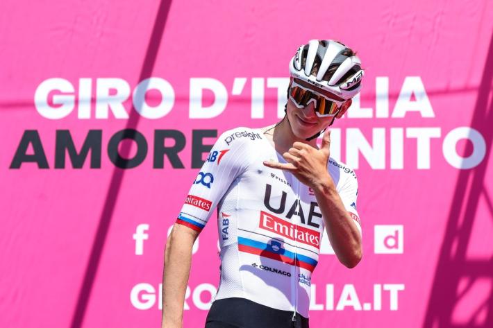 Pogacar trionfa ad Oropa ed &egrave; la nuova maglia rosa al Giro