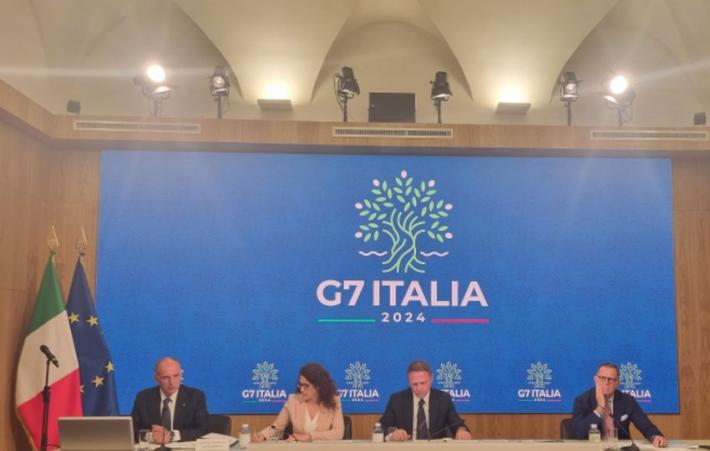 Torna la social card "Dedicata a te", da settembre sale a 500 euro