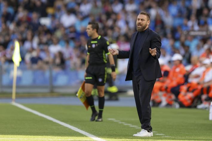 De Rossi rinnova, sar&agrave; il tecnico della Roma fino al 2027