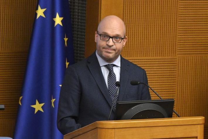 Fontana "Nato fondamentale presidio a tutela della democrazia"