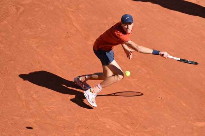 Niente Parigi per una tonsillite, Sinner "Sono amareggiato"