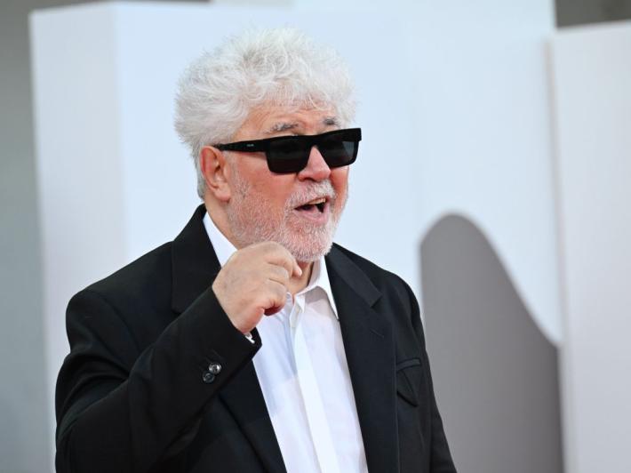 A Venezia trionfa Pedro Almod&oacute;var, Leone d'argento a "Vermiglio"