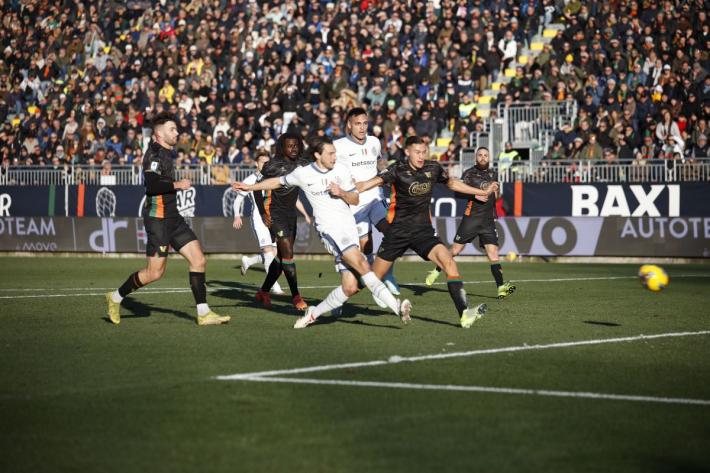 L'Inter vince a Venezia 1-0, decisivo Darmian