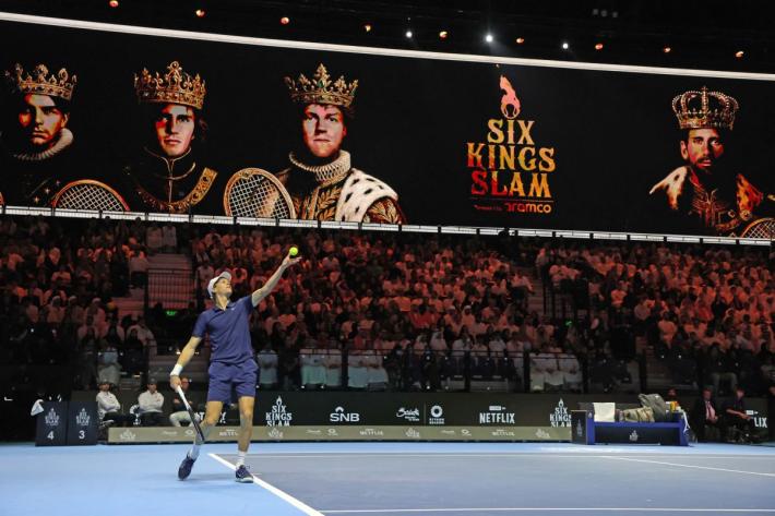 Sinner batte Alcaraz in finale e vince il "Six Kings Slam"