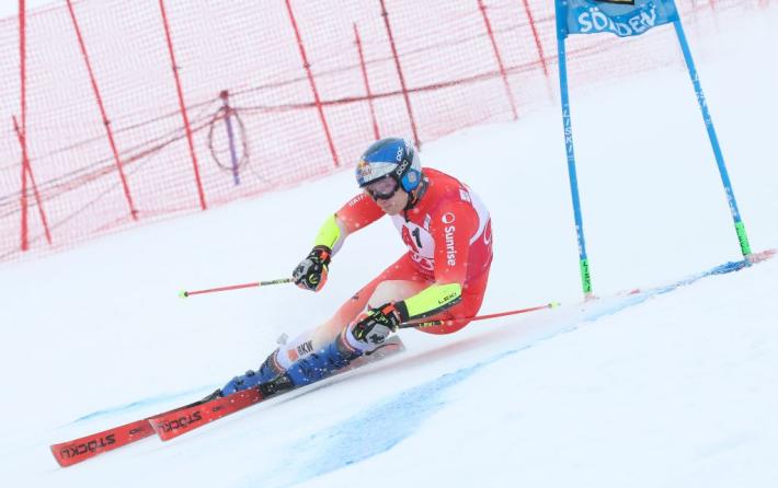 Marco Odermatt vince il primo gigante di Coppa del Mondo a Soelden