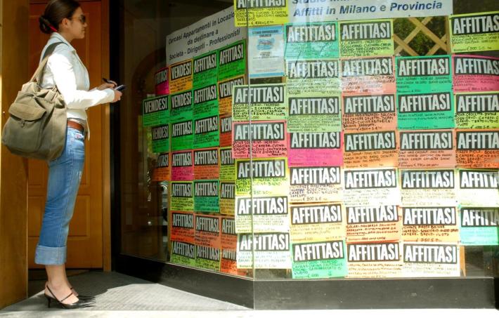 Affitti sempre pi&ugrave; pesanti, le famiglie destinano in media il 31% del reddito