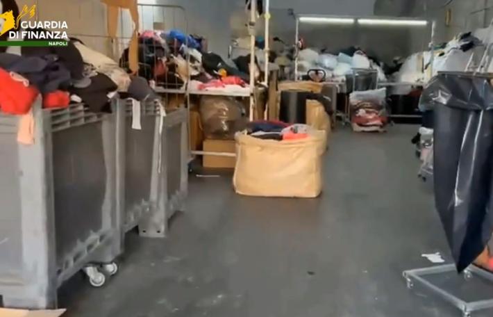 Sequestrato nel napoletano opificio abusivo con 10 tonnellate rifiuti speciali