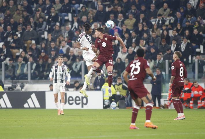 Il derby della Mole lo vincono le difese, Juventus-Torino 0-0