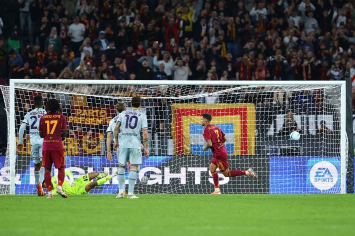 La Roma non sbaglia e vola in vetta: Udinese battuta 2-0