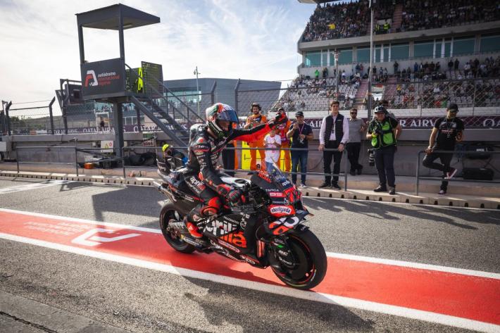 Pole position di Bezzecchi su Alex Marquez a Valencia, Bagnaia 16&deg;