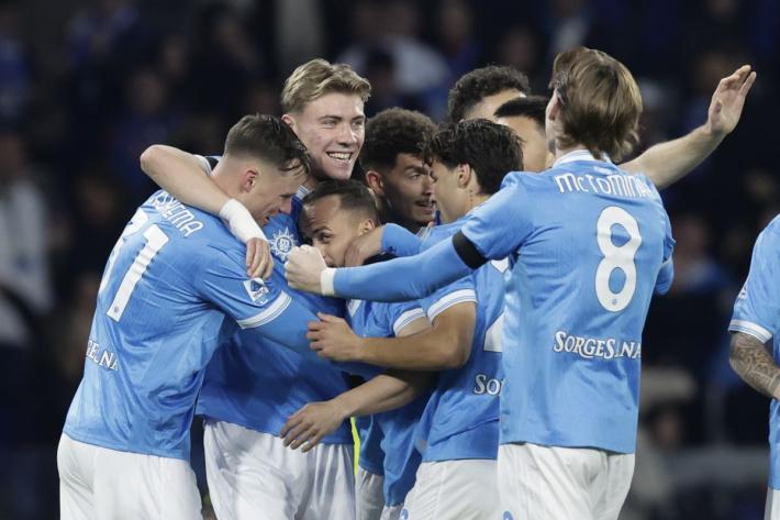 Napoli pi&ugrave; forte di assenze e infortuni, Lobotka-gol e 1-0 al Sassuolo