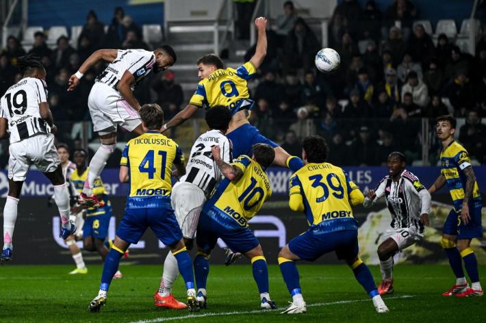 Poker della Juve, vince 4-1 a Parma con doppietta di Bremer