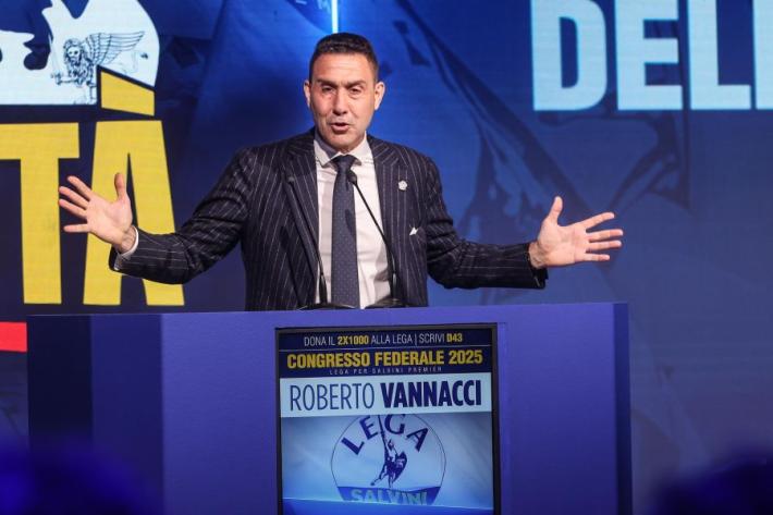 Vannacci lascia la Lega, "Proseguo da solo, inseguo un sogno e vado lontano"