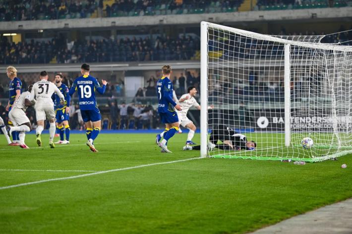 Lukaku torna al gol e gela il Bentegodi al 96&deg;, Verona-Napoli 1-2
