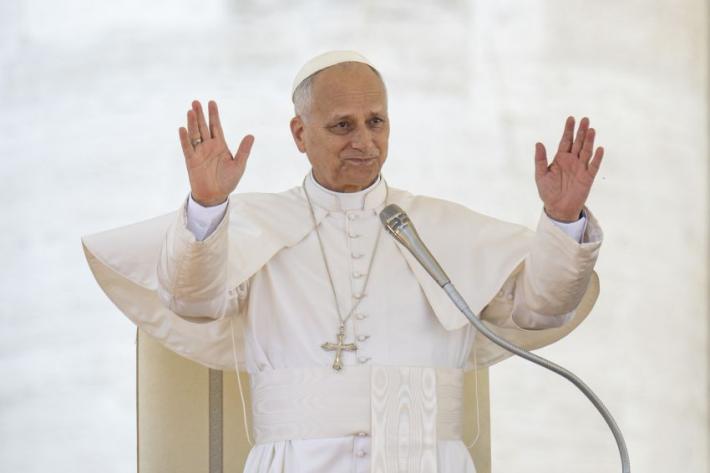 Papa Leone "Stabilit&agrave; e pace non si costruiscono con le armi ma con il dialogo"