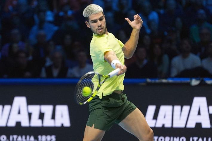 Alcaraz sul velluto a Indian Wells, avanza anche Djokovic. Darderi subito out