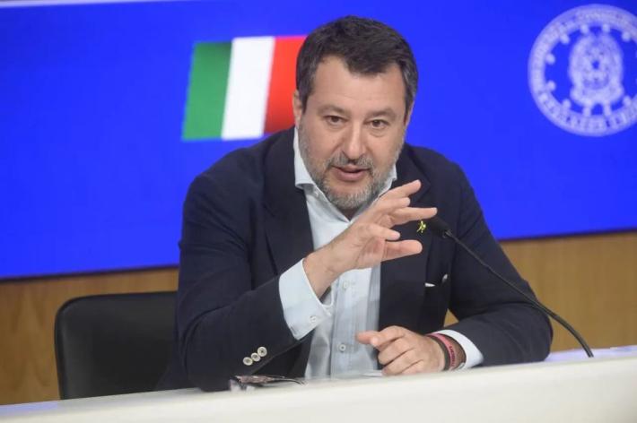 Dl Carburanti, Salvini "Buon risultato, tra poche ore si toccher&agrave; con mano"