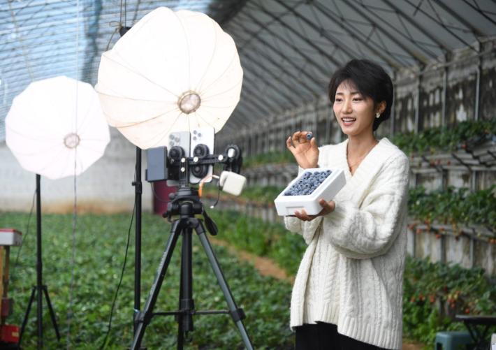 Cina, e-commerce in crescita nei primi due mesi dell'anno