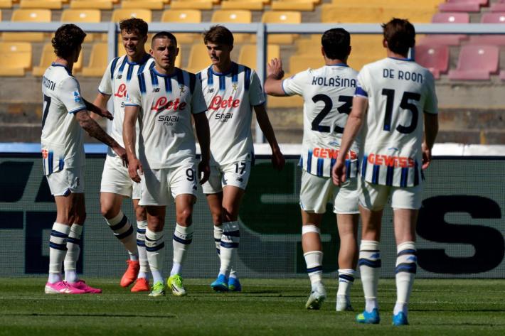 L'Atalanta vince a Lecce e accorcia su Como e Roma. Salentini sempre a -8 dal Parma 