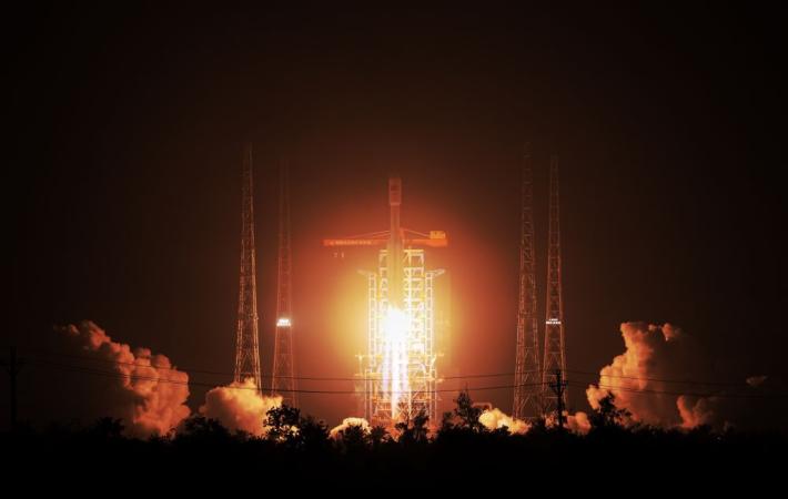 Cina, il razzo Long March-8 invia nello spazio nuovi satelliti Internet
