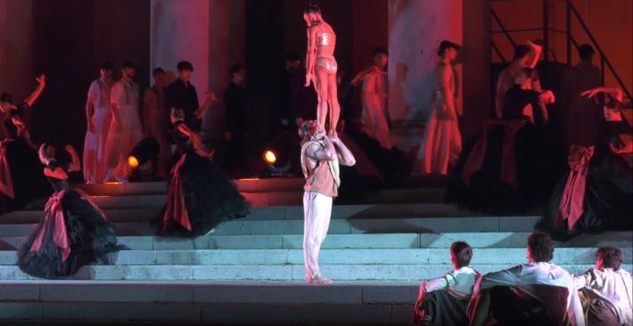 Vinitaly, l'arte del vino diventa spettacolo con "Dentro c'&egrave; l'Italia"