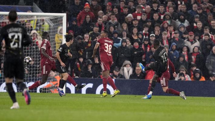 Doppietta Dembel&eacute;, il Psg vince 2-0 a Liverpool e va in semifinale