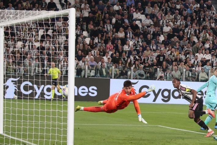 Bologna battuto 2-0, pass Champions pi&ugrave; vicino per la Juve