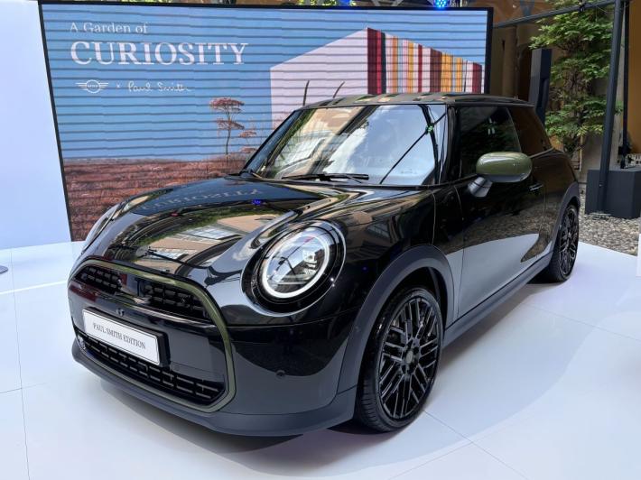 MINI e Paul Smith, creativit&agrave; diventa esperienza immersiva alla  Design Week