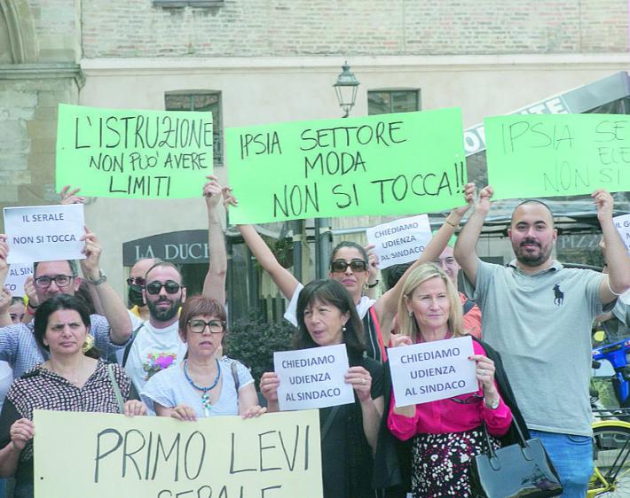 Scuole serali a rischio per 600 studenti: mercoled&igrave; la protesta