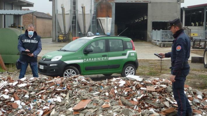 Controlli nei cantieri: con l'aiuto del drone sequestrati tre cumuli di rifiuti edili
