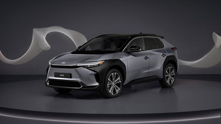 Toyota, è bZ4X il «patriarca» elettrico