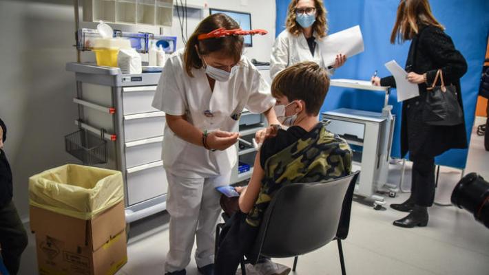 Vaccini: E-R, da domani prenotazioni per ragazzi 12-15 anni