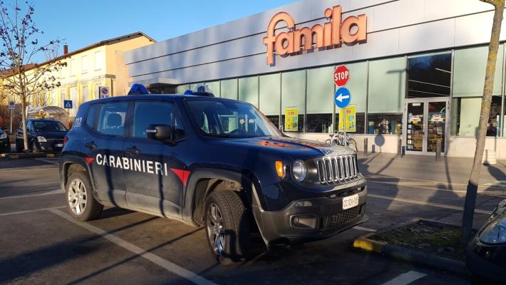 Tenta di rubare liquore da un supermercato: arrestato  