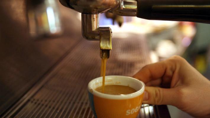 Prezzi: è caro-colazione, caffè  al bar verso 1,50 euro 