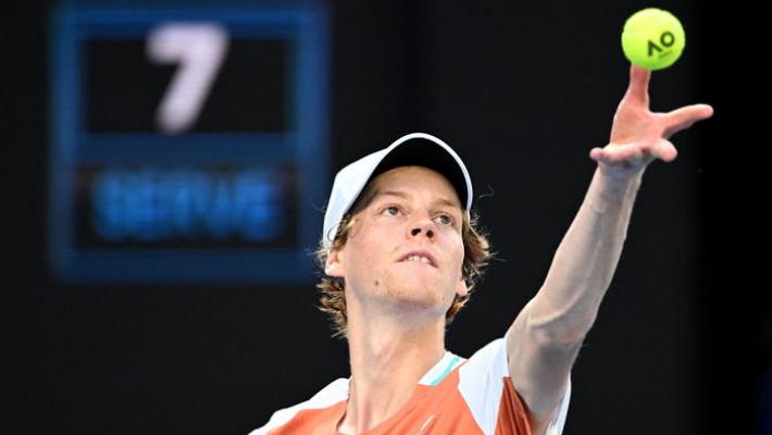 Australia; Sinner battuto nei quarti da Tsitsipas