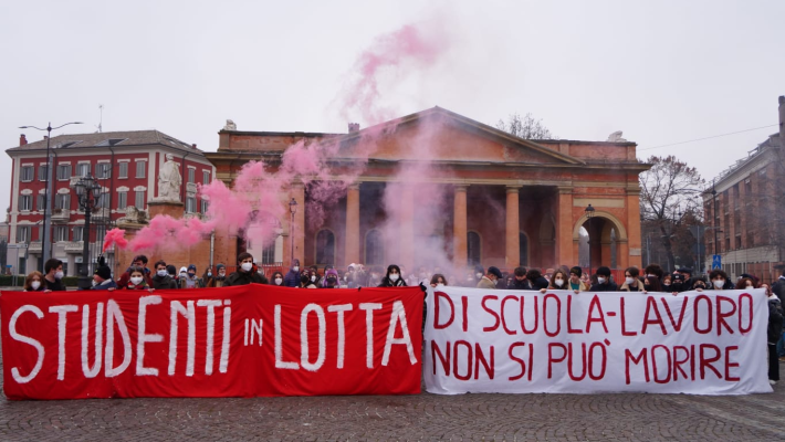 «Alternanza, repressione, maturià, no alla scuola dei padroni»