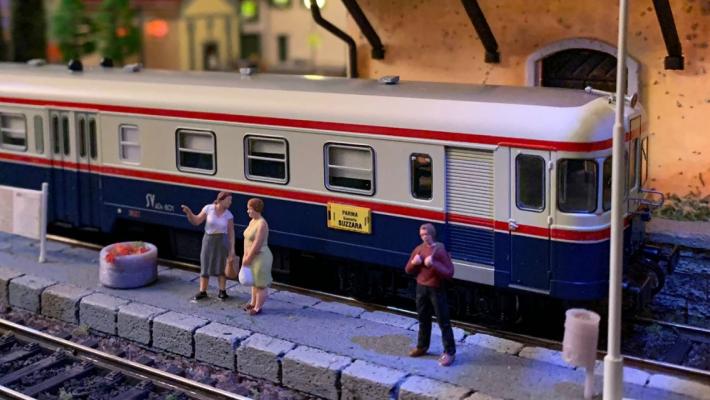 «Pazzi» per i trenini: parmigiani pendolari da Parma a Cella. E domenica porte aperte all’associazione Safre