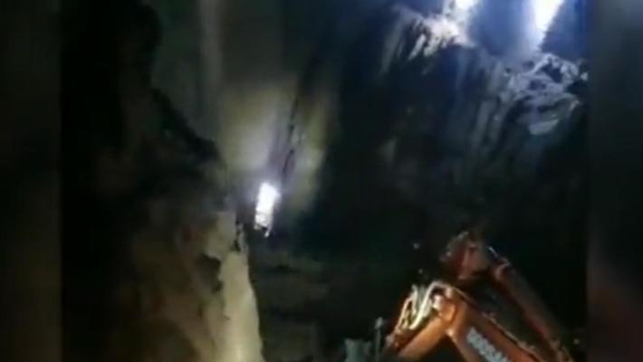 Bimbo in un pozzo in Afghanistan, corsa contro il tempo