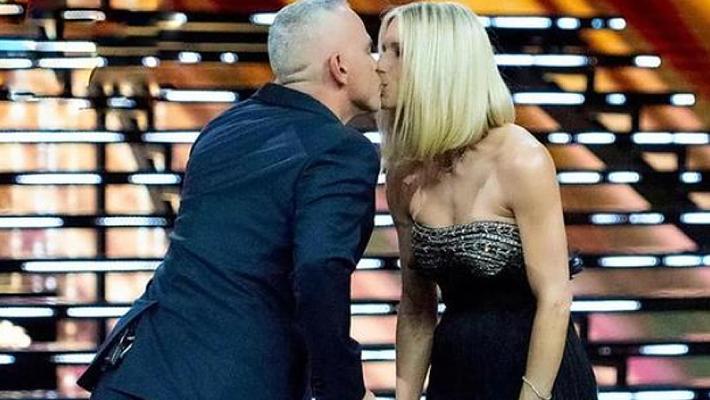Hunziker show, ospiti Eros Ramazzotti,  Maria De Filippi e  Ilary Blasi