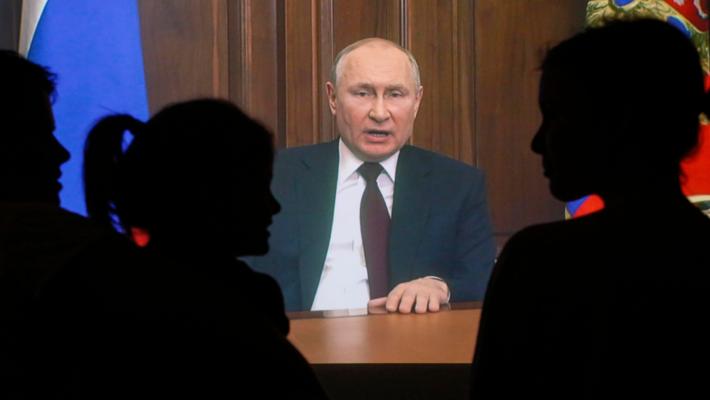  «L'Ucraina è parte integrante della nostra storia e cultura: è stata creata da Lenin», Putin riconosce l'indipendenza del Donbass 