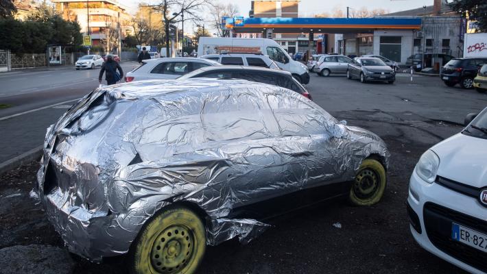 auto imbrattata