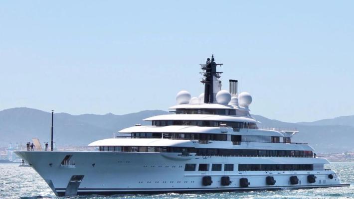 Superyacht a Marina di Carrara e' di Putin