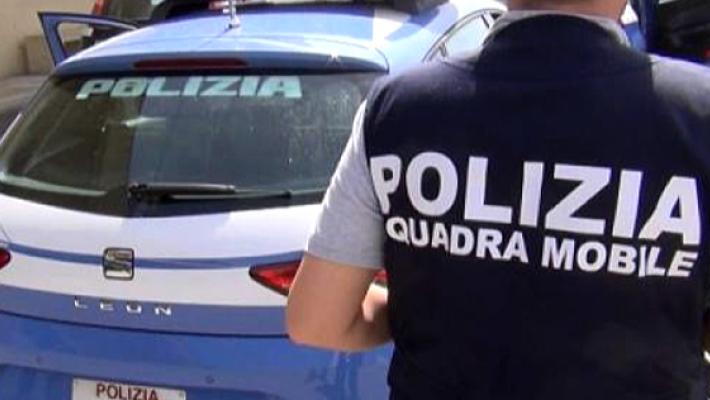 Doppio blitz della Squadra Mobile contro lo spaccio di sostanze stupefacenti. Arrestati due spacciatori
