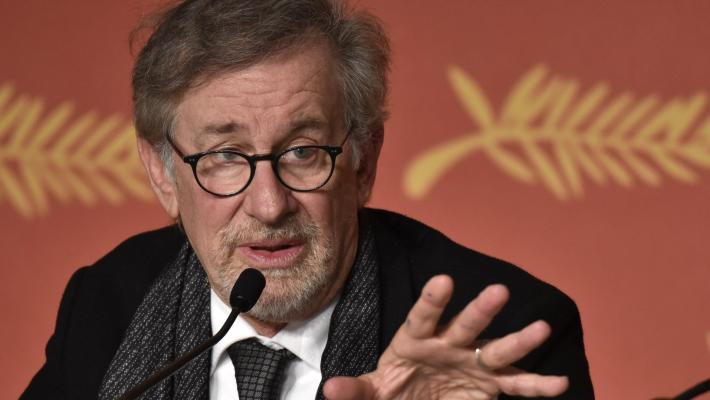 Spielberg dona 1 milione di dollari ai rifugiati
