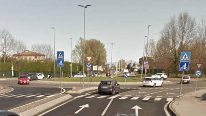 Auto travolge carrozzina sulle strisce, morto neonato a Padova