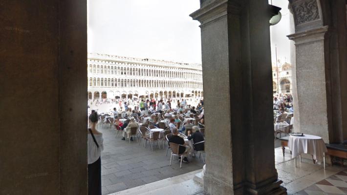 A Venezia i plateatici tornano alle dimensioni pre-covid (più piccoli)