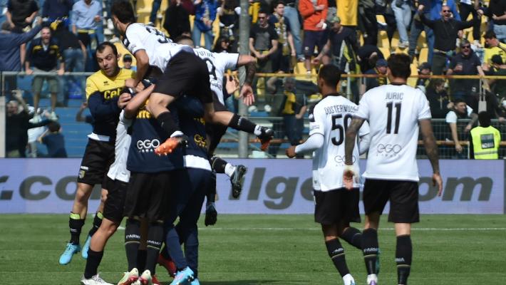 Pazzo Parma, magico Bernabè: 4-3 al Como - Risultati e classifica