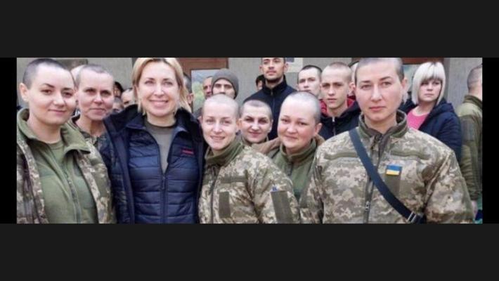 Kiev, soldatesse prigioniere dei russi 'denudate e abusate'